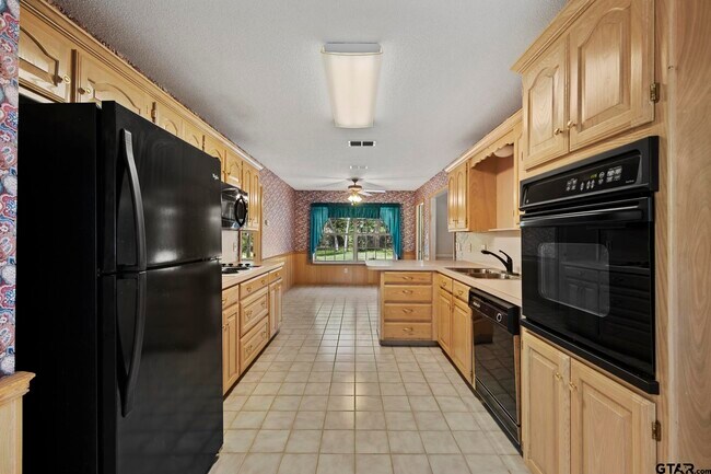 Building Photo - 11933 White Deer Trail