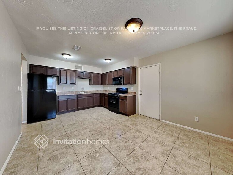 Building Photo - 12956 W Desert Ln