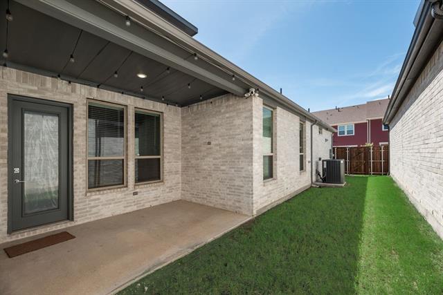 Building Photo - 12975 Cooper River Trl