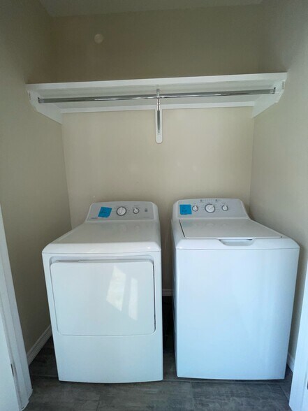 Building Photo - 809 S Mississippi St