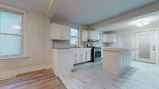 Building Photo - Galion City Schools, 3 Bedroom/2 Bath House!