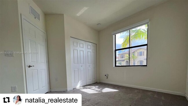 Building Photo - 10622 W 33rd Way