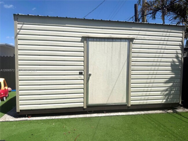 Building Photo - 6497 W 8th Ln