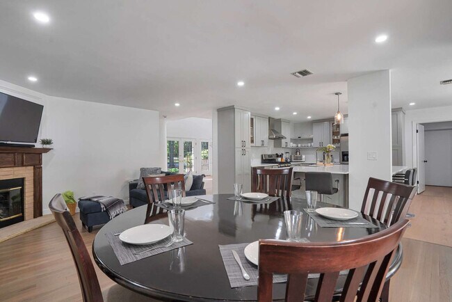 Building Photo - 1 Ginny Ct