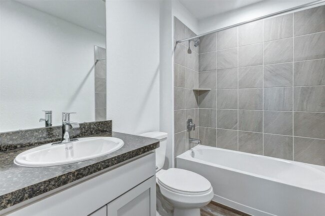 Building Photo - 24303 Alto Gdn Dr