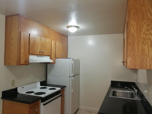 Building Photo - Uni Flats