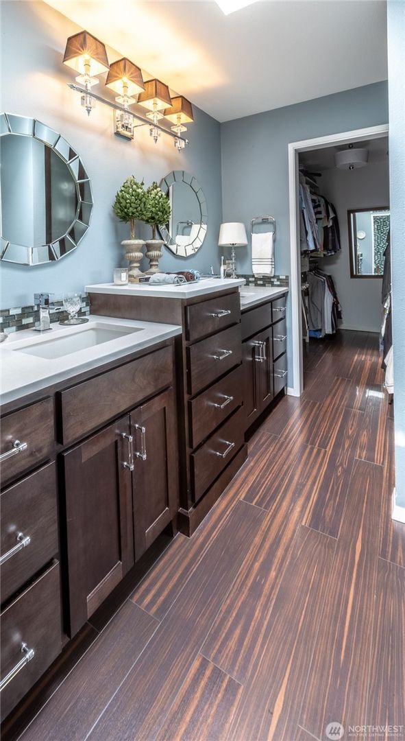 Building Photo - Beautiful Home located in the Heart of Lynden