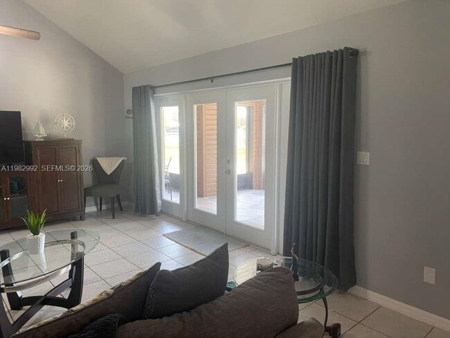 Building Photo - 3116 Tanglewylde Ave