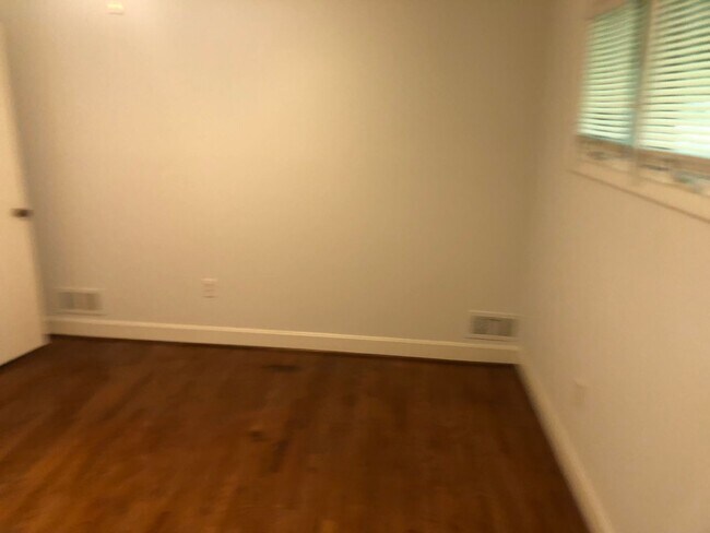 Building Photo - Byerly &amp; Paddock Duplex