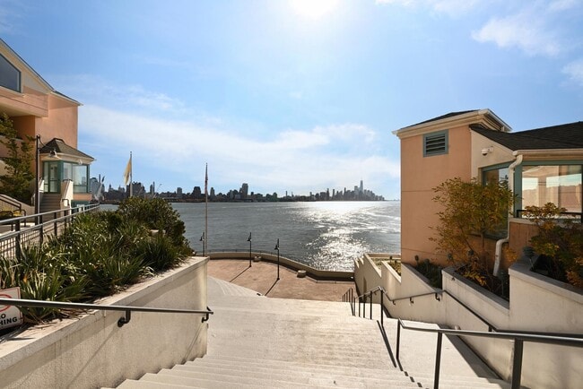 Building Photo - 600 Harbor Blvd