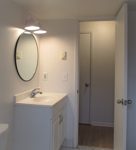 Building Photo - 11 Old Allamuchy Rd