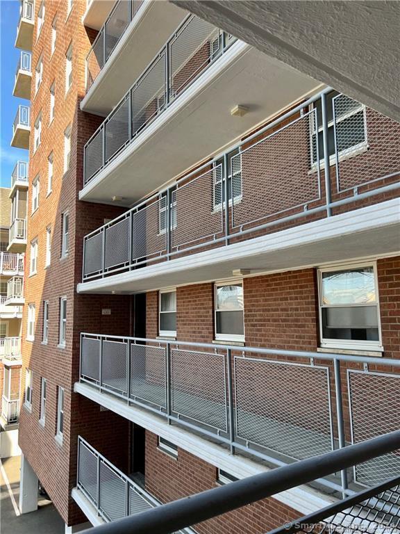 Building Photo - 444 Bedford St