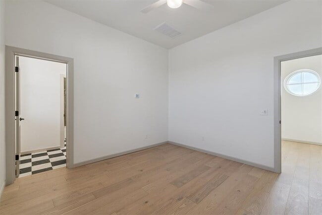 Building Photo - 18835 Selah Wy