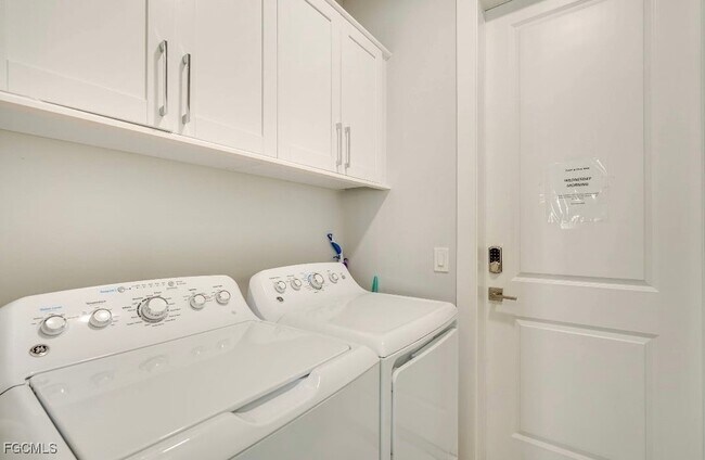 Building Photo - 117 SE 4th St