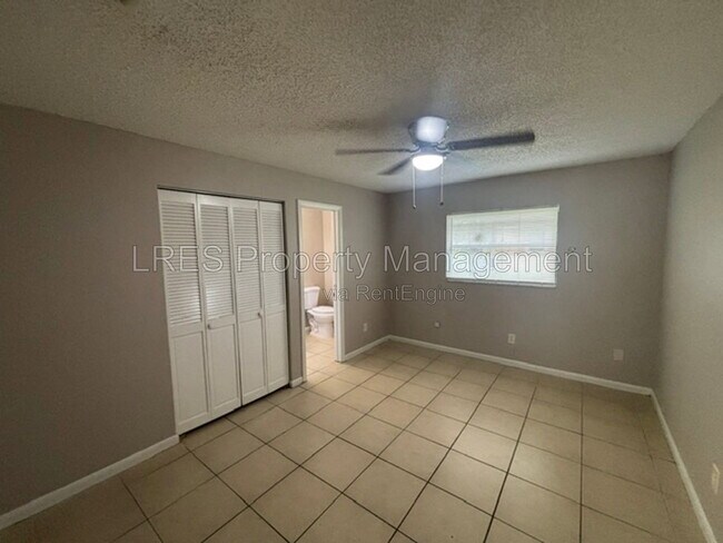 Building Photo - 1020 S Bay Ave