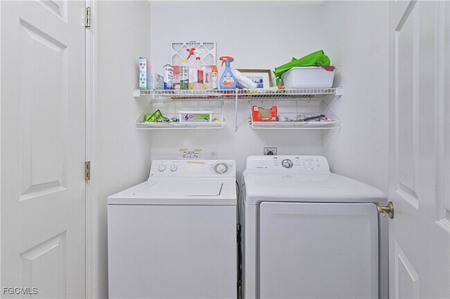 Building Photo - 14521 Daffodil Dr