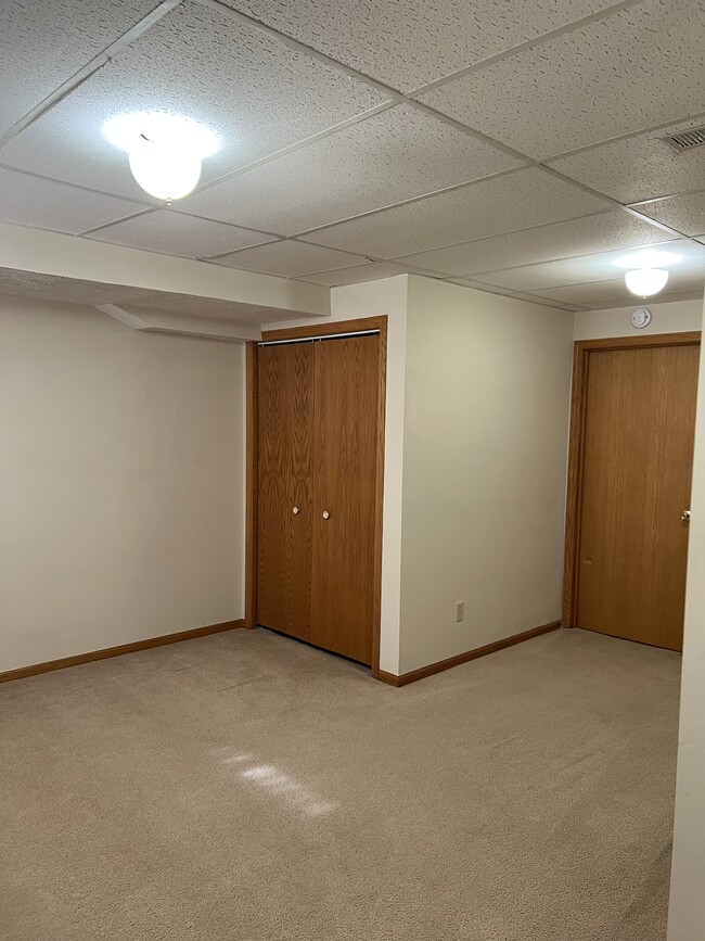 Building Photo - 2122 W 6th St