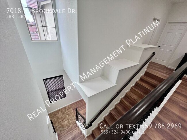 Building Photo - 7018 N Brookdale Dr