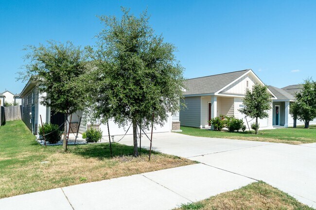 Building Photo - 402 Gemsbok Rd