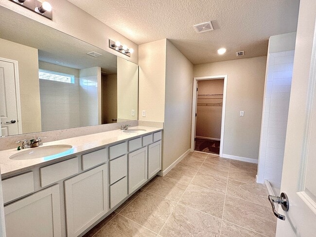 Building Photo - Beautiful Home for rent in Clermont
