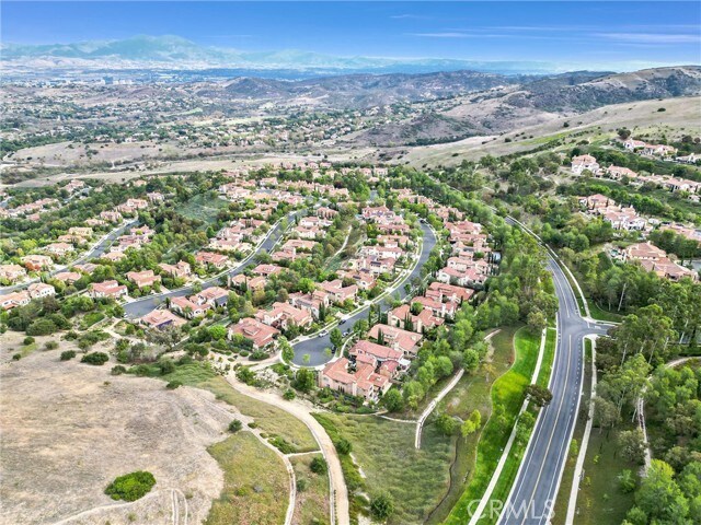 Building Photo - 31 Cezanne