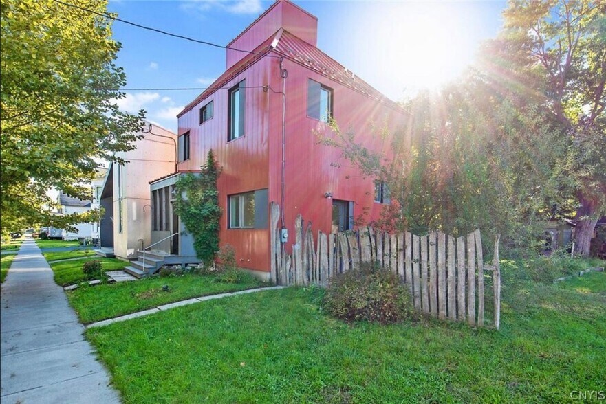 Building Photo - 621 Otisco St