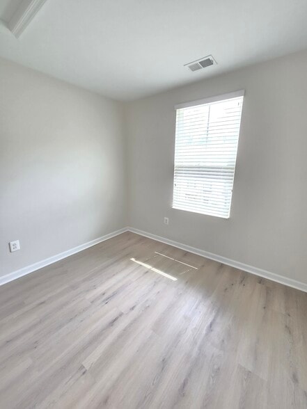 2nd Bedroom - 293 Sage Circle