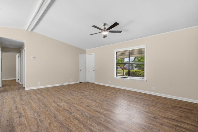 Building Photo - 118 Hope Ln