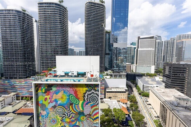 Building Photo - 1000 Brickell Plaza