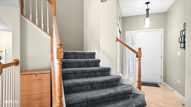 Building Photo - 480 Vaughn Cir