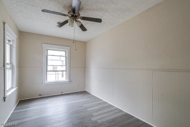 Building Photo - 2118 Denison Ave