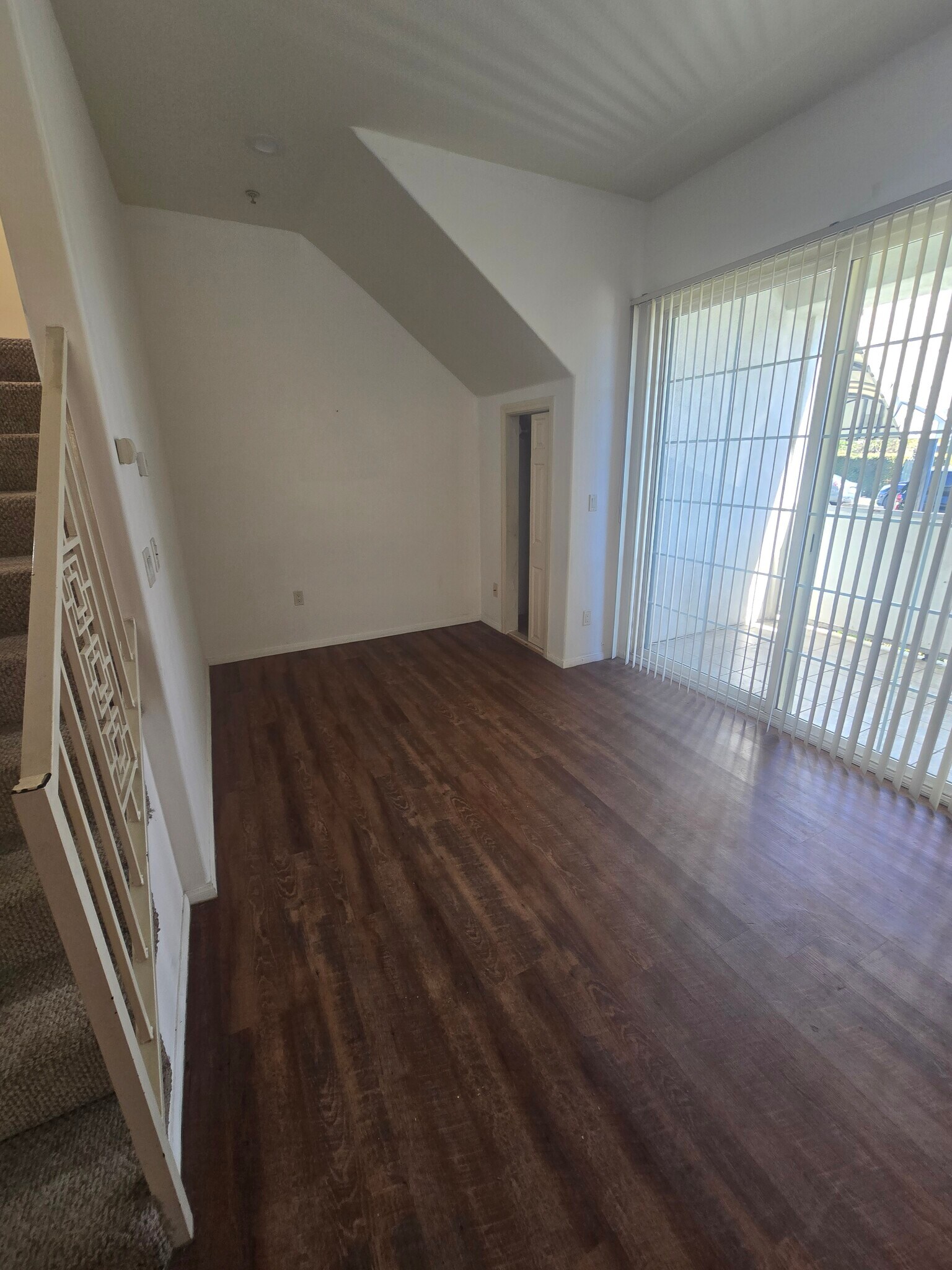 Building Photo - 335 E Providencia Ave