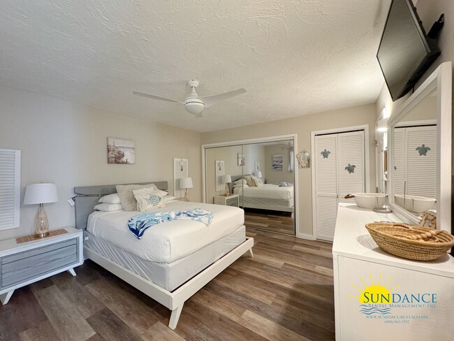 Building Photo - Charming Fully Furnished 1-Bedroom Condo in Miramar Beach!