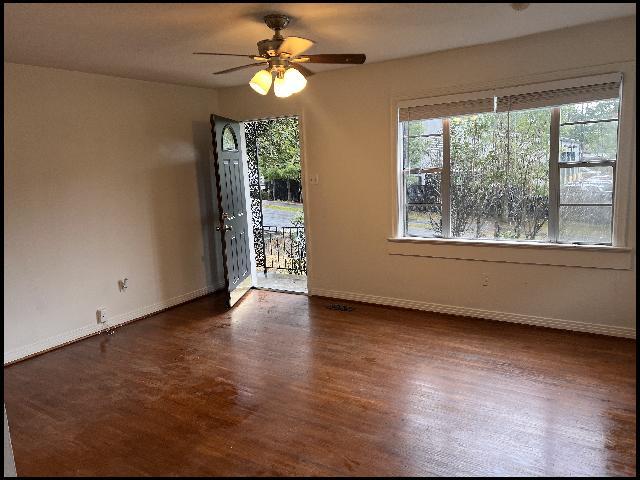 Building Photo - 5919 Woodlawn Dr