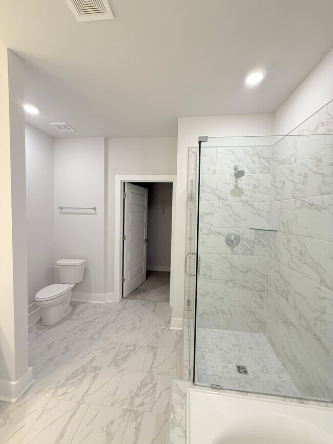 Building Photo - 128 Clift Farm Dr