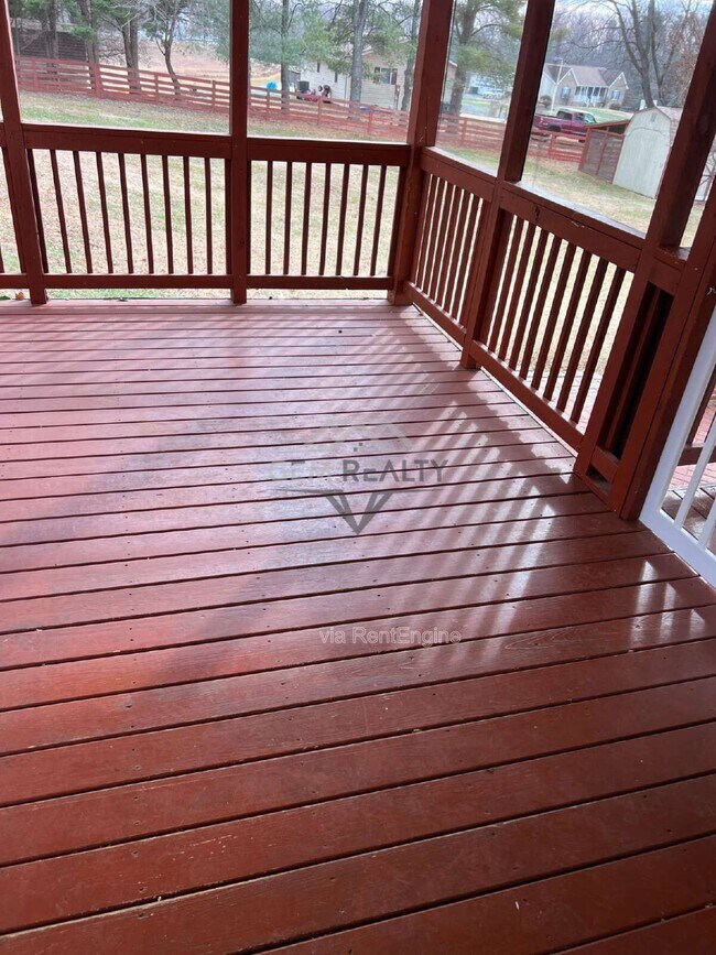 Building Photo - 1244 Mountain View Rd