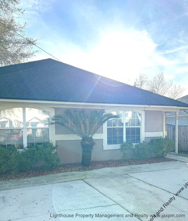 Building Photo - Beautiful 2 Bed/1 Bath Duplex in Atlantic ...