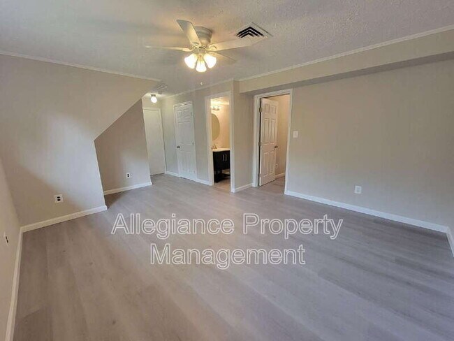 Building Photo - 7598 Springfield Hills Dr