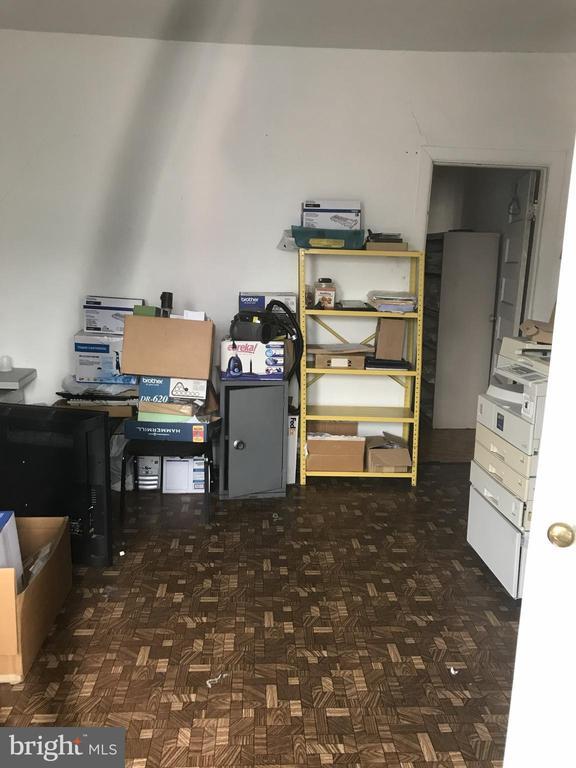 Building Photo - 5700 Delancey St