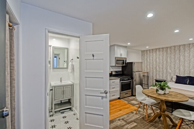 Building Photo - 200-202 39th Street