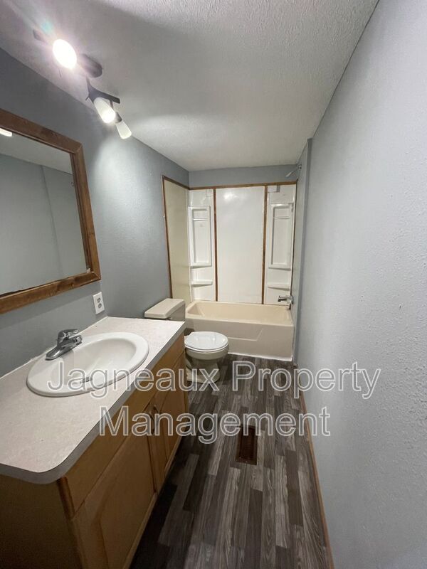 Building Photo - 6372 E Myles Ln