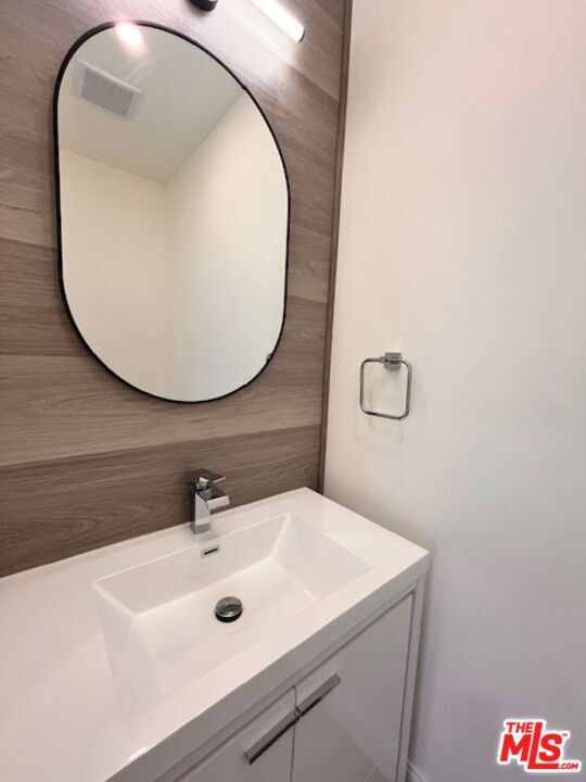 Building Photo - 841 N Kilkea Dr