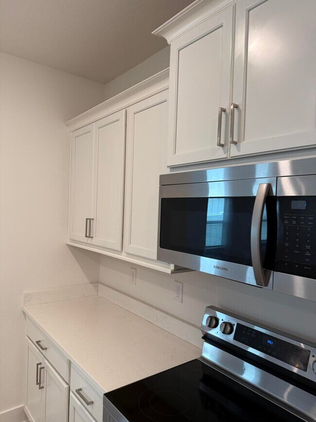 Building Photo - 210 Lyla Ln