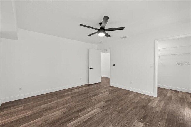 Building Photo - 11218 Creek View Dr