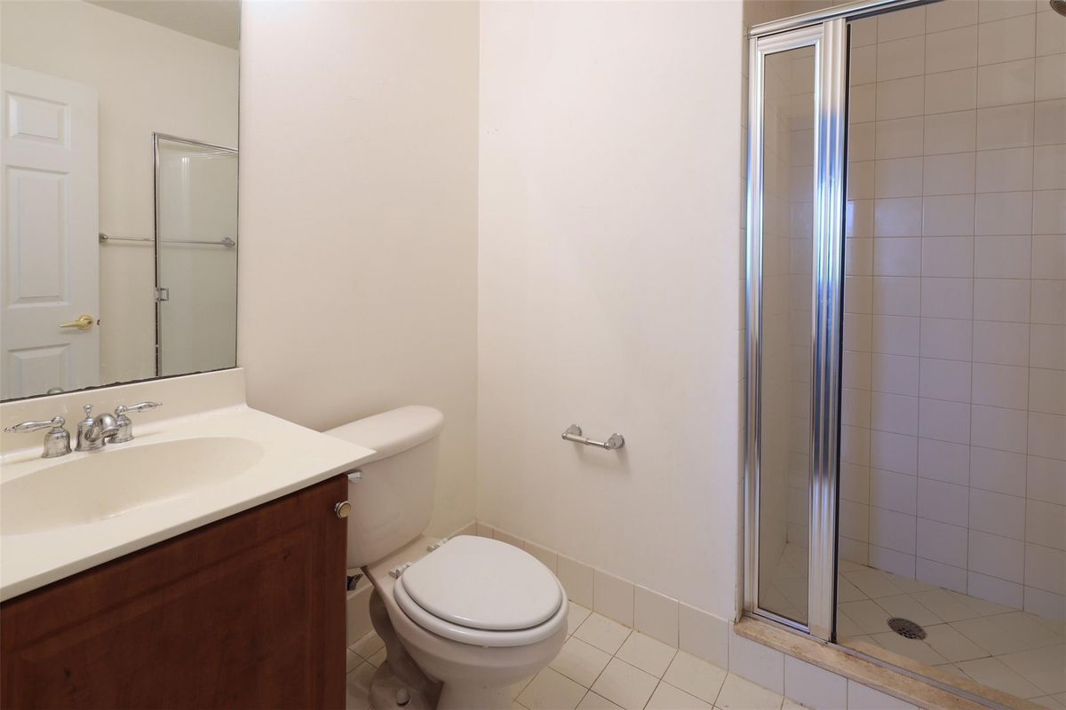 Building Photo - 121 Bayfront Dr