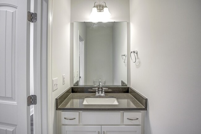 Building Photo - 3/2.5 Townhome Close to Southpoint w/ Garage!