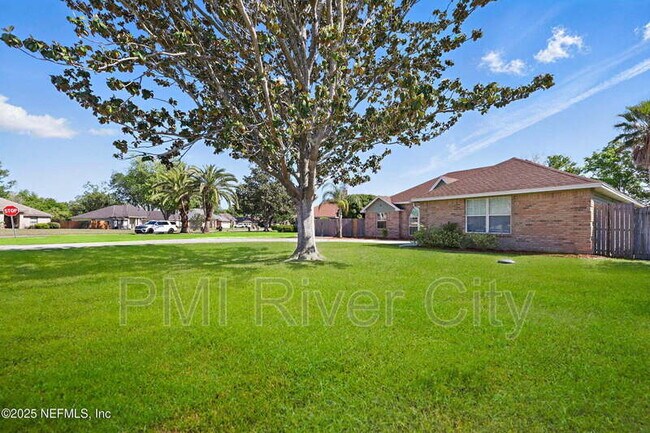 Building Photo - 2320 Locustwood Ct