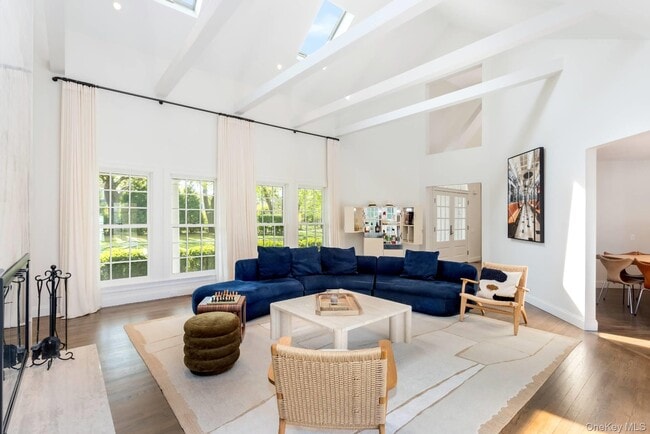 Building Photo - 48 Sheppard St