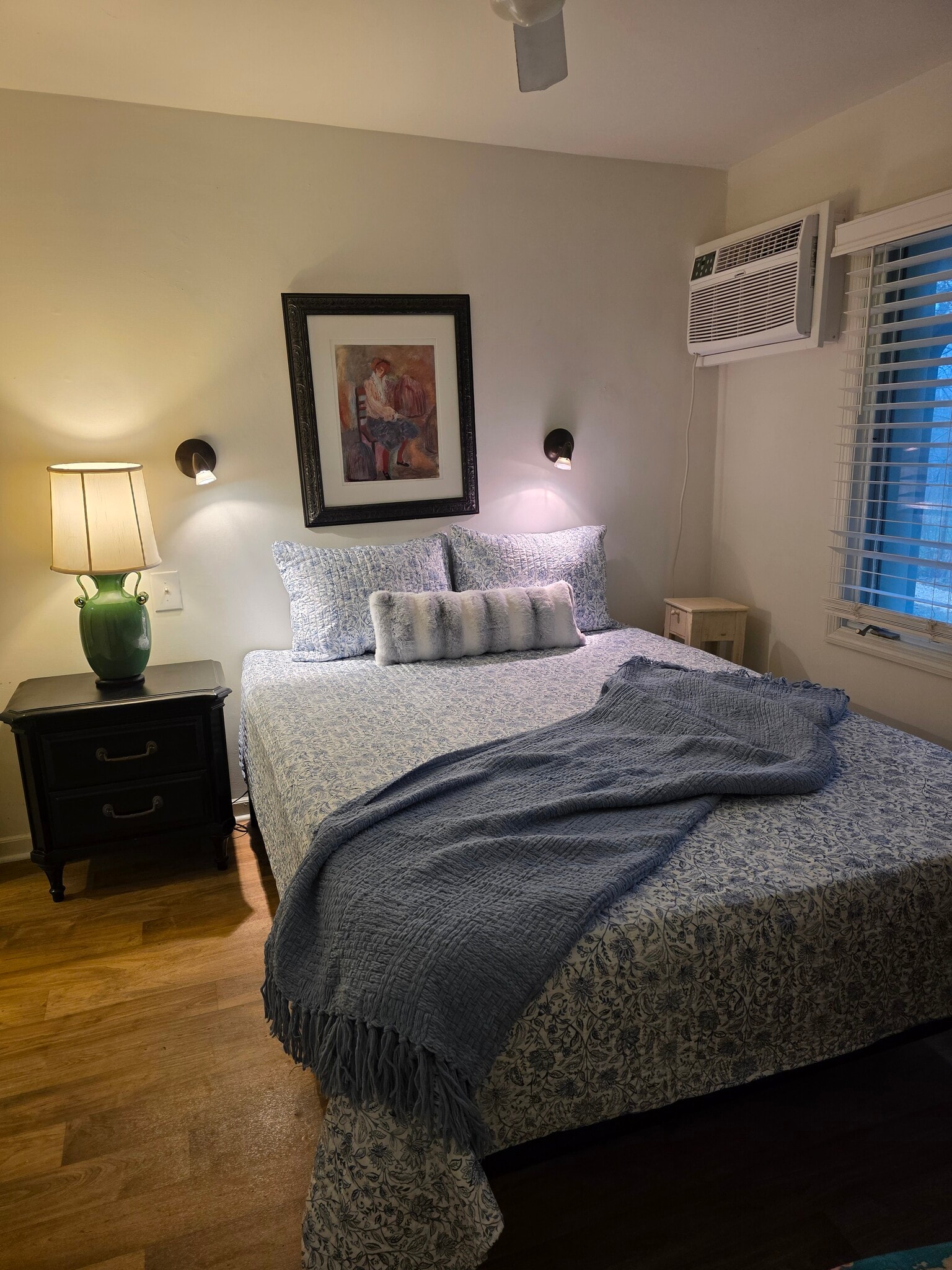 Building Photo - 161 Melrose Ave