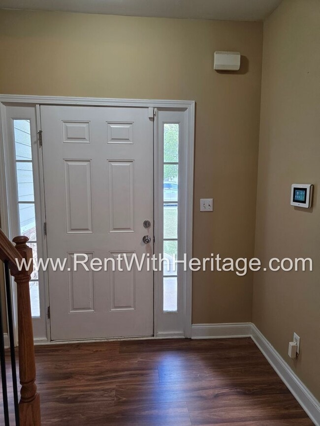 Building Photo - Gorgeous 5bd /3.5 bath Home/ Upgrades Galore/ Attention to Detail/ Great Location